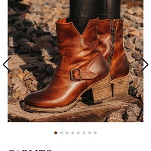 BNIB FREEBIRD BY STEVEN CARLITO BOOTS SIZE 8